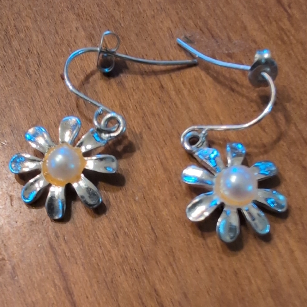 Silver Flower Earrings